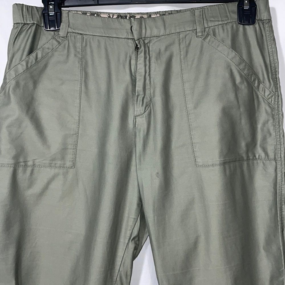 Uniqlo Green Capris - Picture 2 of 9